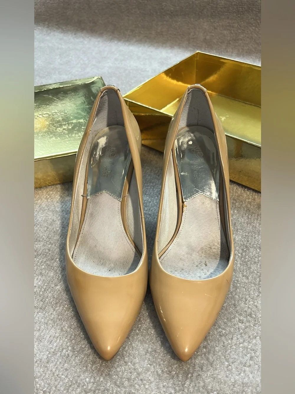 Woman’s 7.5 Michael Kors Nude Leather Pumps